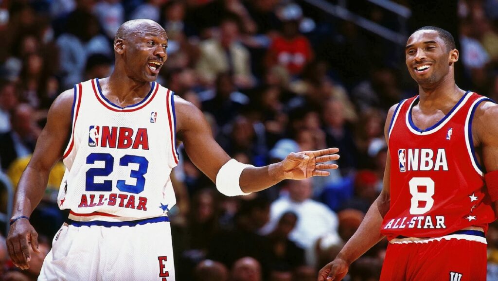Michael Jordan y Kobe Bryant durante un All Star Game