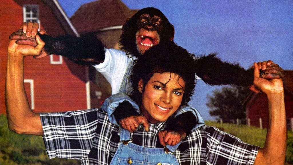 Michael Jackson con su mono