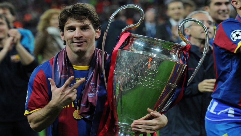 Leo Messi con la copa de la Champions League