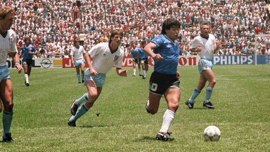 Maradona durante El Gol del Siglo