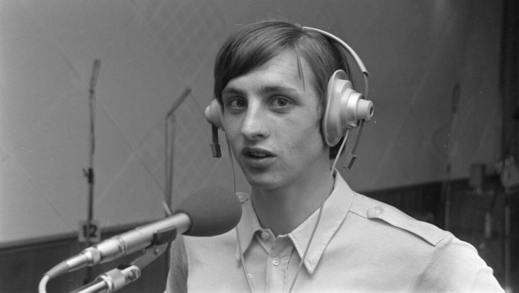 Johan Cruyff en estudio de grabación musical