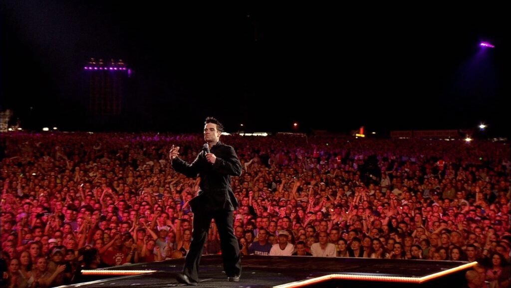 Robbie Williams en el festival Knebworth