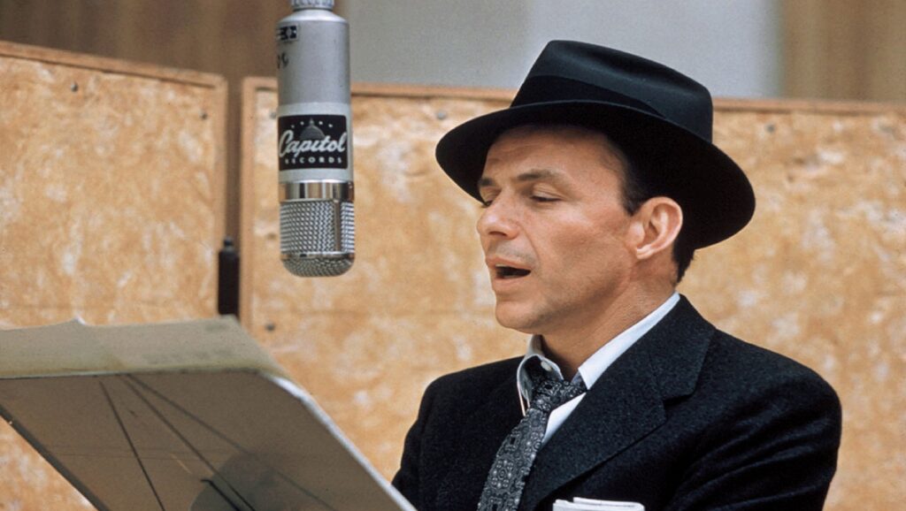 Frank Sinatra cantando