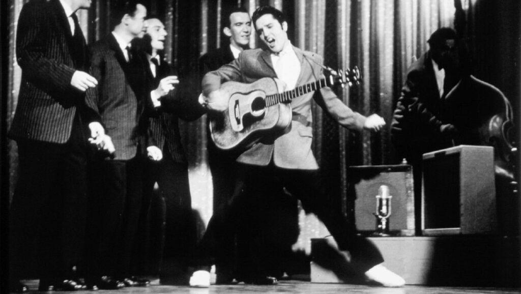 Elvis Presley durante actuación