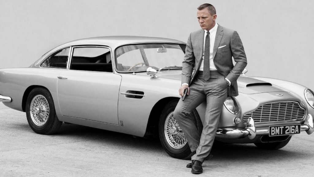 Daniel Craig con Aston Martin