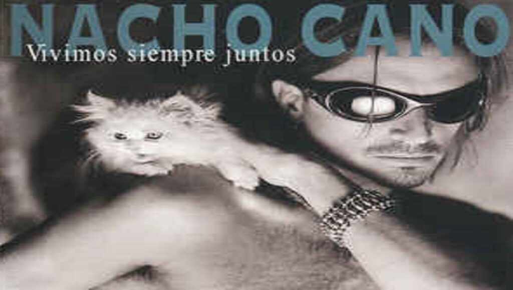 Nacho Cano con gatita en póster de "Vivimos siempre juntos"