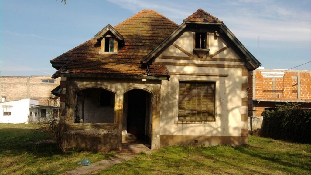 Casa deteriorada considerada como embrujada