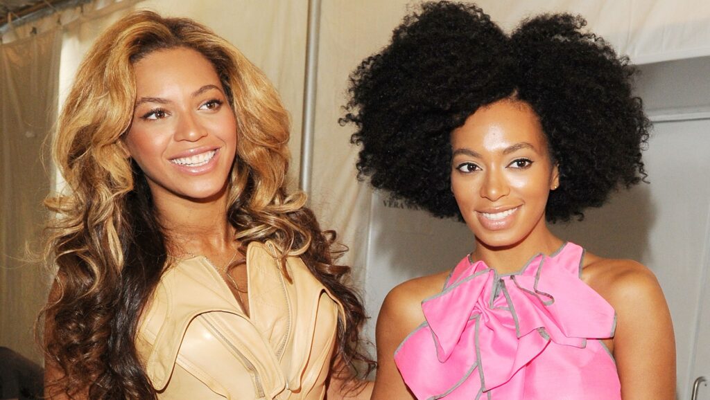 Beyoncé con su hermana Solange
