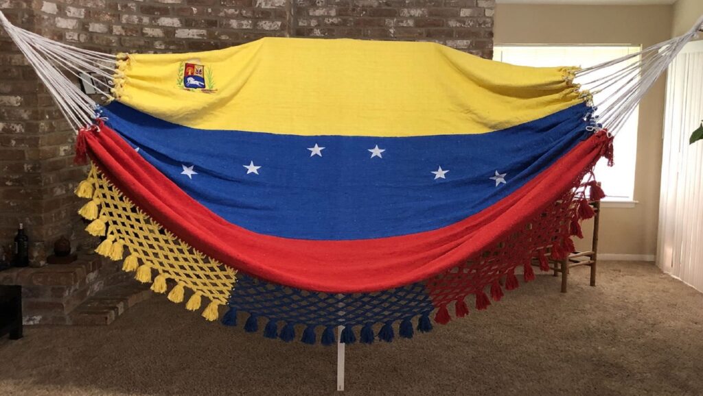 Hamaca con la bandera de Venezuela