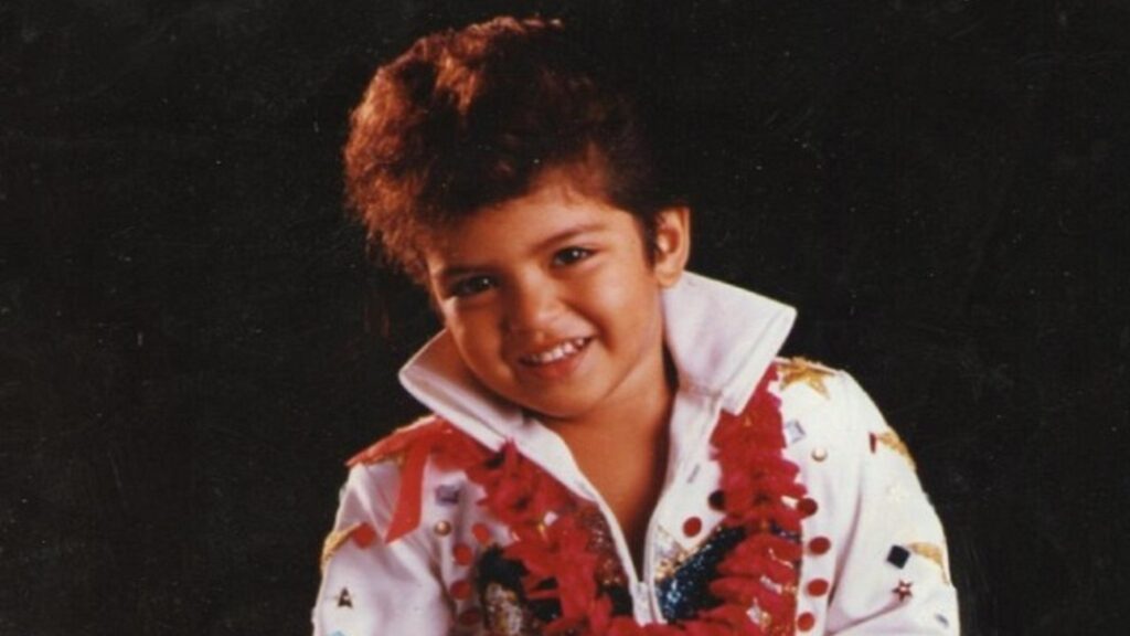 Bruno Mars cuando era niño imitando a Elvis Presley