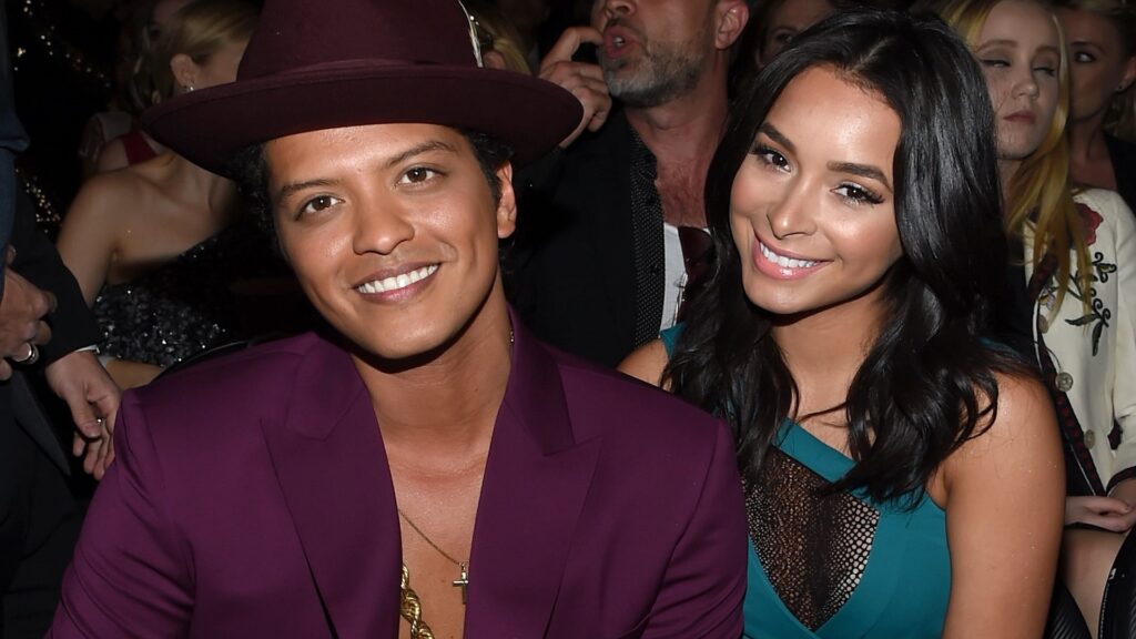 Bruno Mars y su novia, Jessica Caban