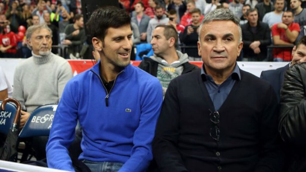 Novak Djokovic junto a su padre